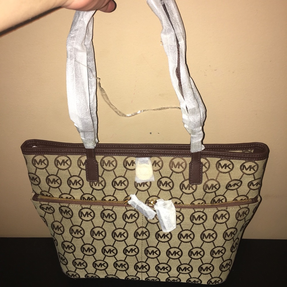 New Michael Kors Purse